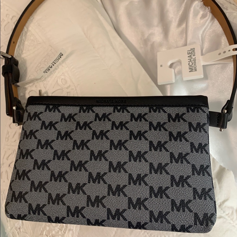Michael Kors Belt Bag. NWT. Gorgeous!!